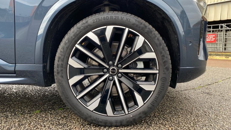 Volvo XC90 2.0 T8 PHEV Ultra Dark 5dr AWD Geartronic Estate